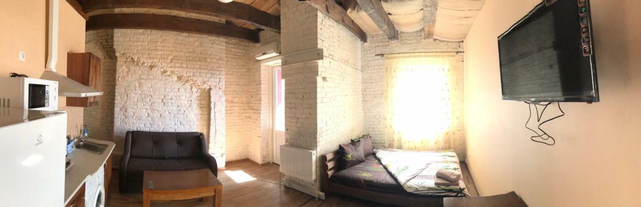 Two-Floor Apartments And Studio 2-Х Этажные Апартаменты И Студия В Самом Центре Harkiv Exterior foto